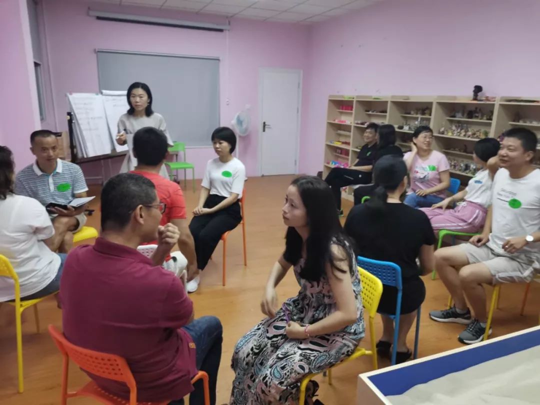 《智慧父母學堂》 賦能家長，成就孩子——家庭教育父母沙龍課堂的實踐與價值