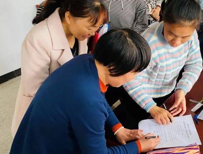 聯(lián)通家校，共架金橋——輝縣市常村鎮(zhèn)中心學(xué)校第七屆家委會(huì)成立暨家庭教育咨詢(xún)服務(wù)啟動(dòng)